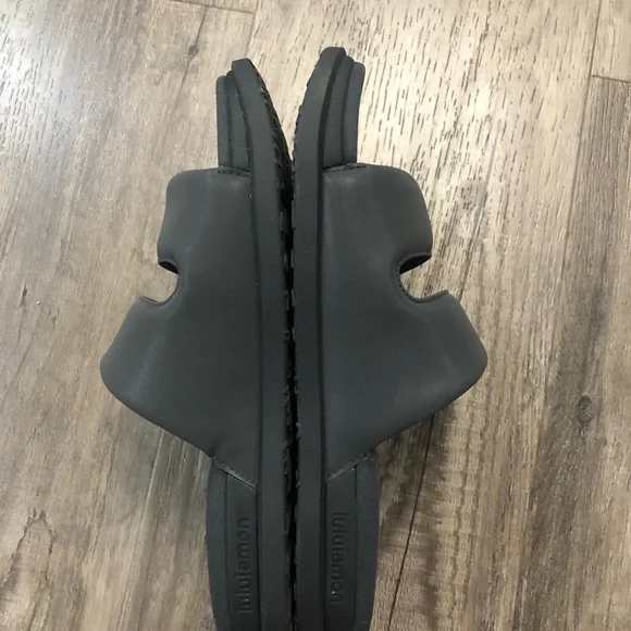 lululemon athletica Black restfeel Sandals - Picture 2 of 8